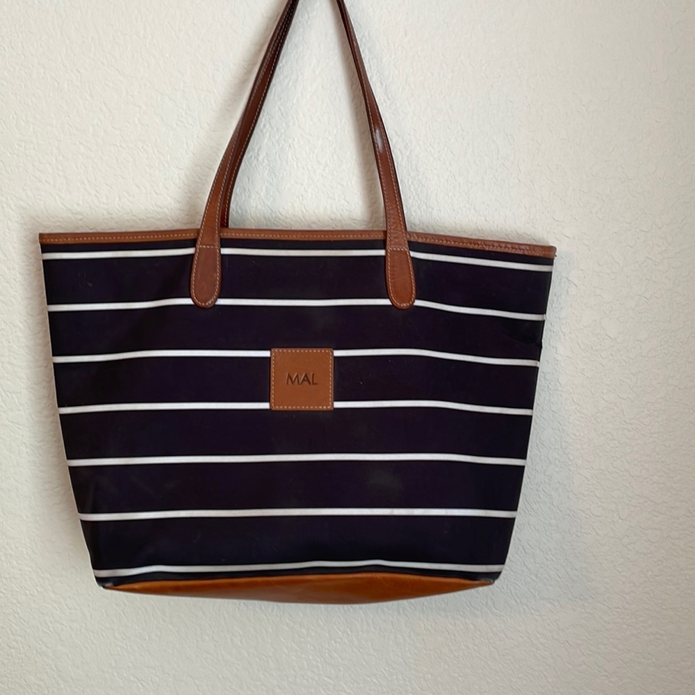 Barrington St. Anne Zippered Tote